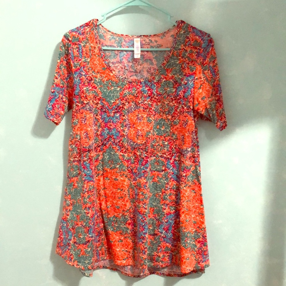 LuLaRoe shirt